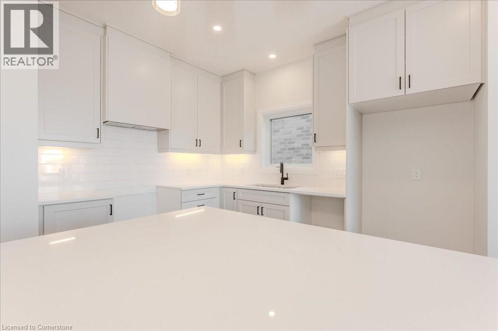 Photo 10 of 552 Balsam Poplar Street, Waterloo ON