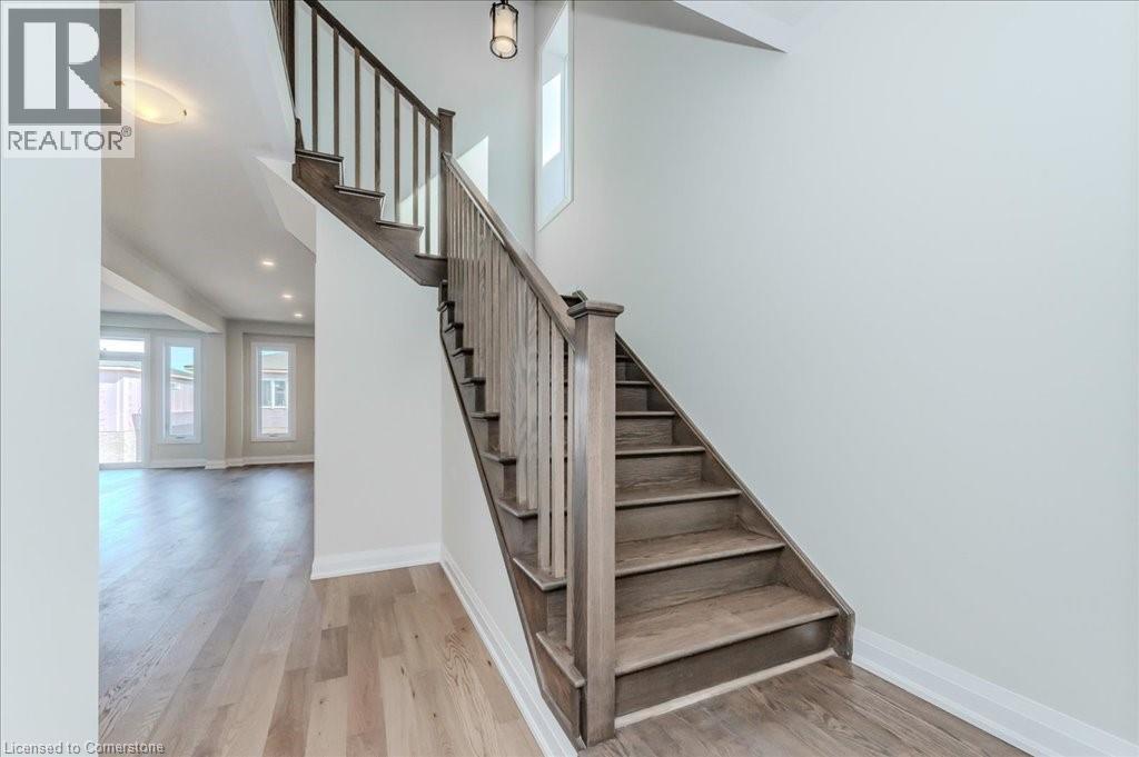 Photo 13 of 552 Balsam Poplar Street, Waterloo ON
