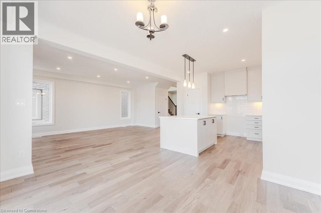 Photo 8 of 552 Balsam Poplar Street, Waterloo ON