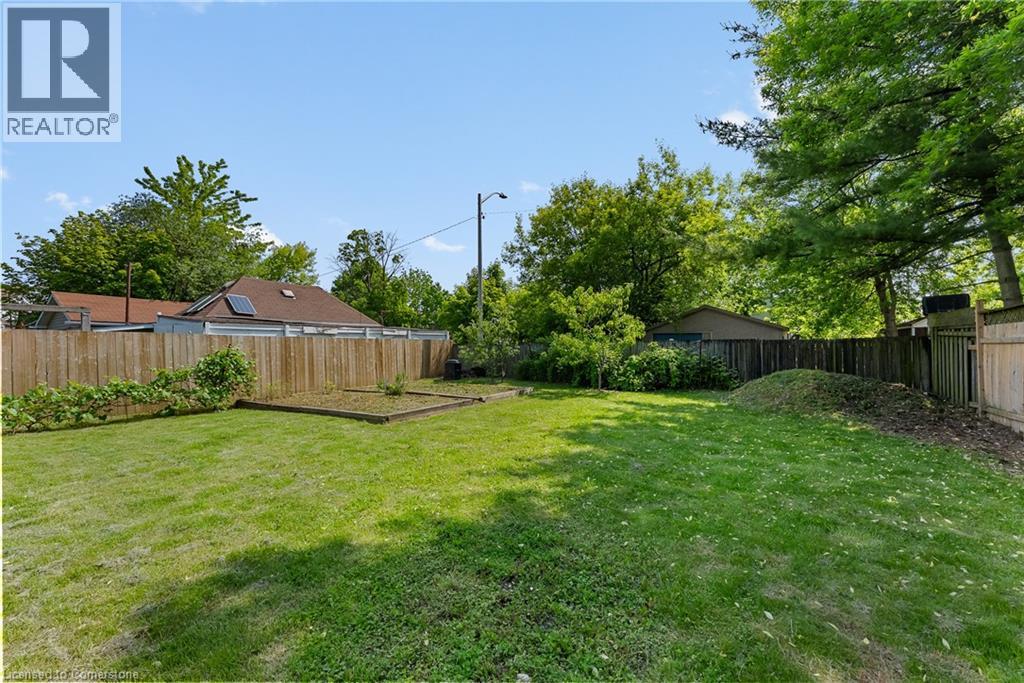 Photo 15 of 62 Garner Avenue, Welland ON
