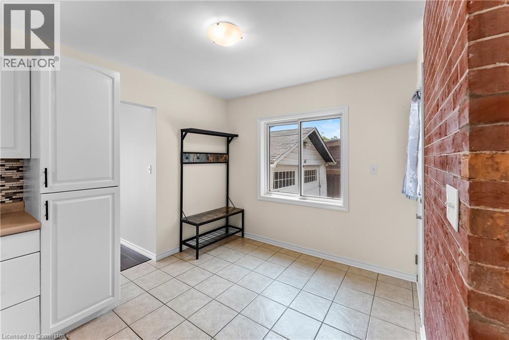 Photo 3 of 62 Garner Avenue, Welland ON