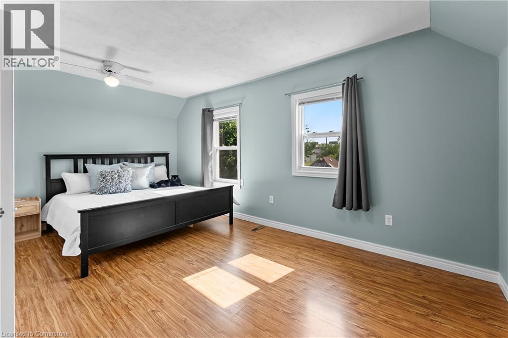 Photo 33 of 62 Garner Avenue, Welland ON