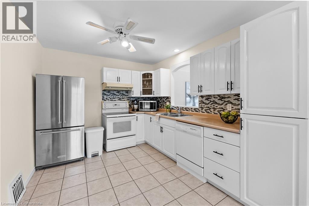 Photo 2 of 62 Garner Avenue, Welland ON
