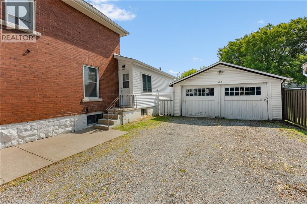 Photo 12 of 62 Garner Avenue, Welland ON