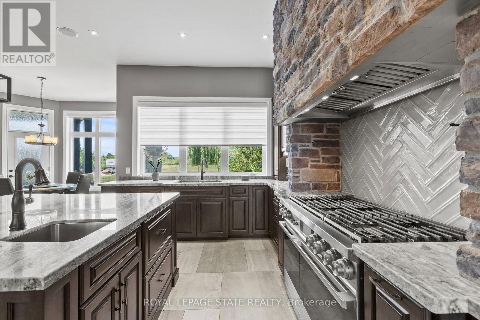 Photo 30 of 43 Third Road E, Hamilton ON