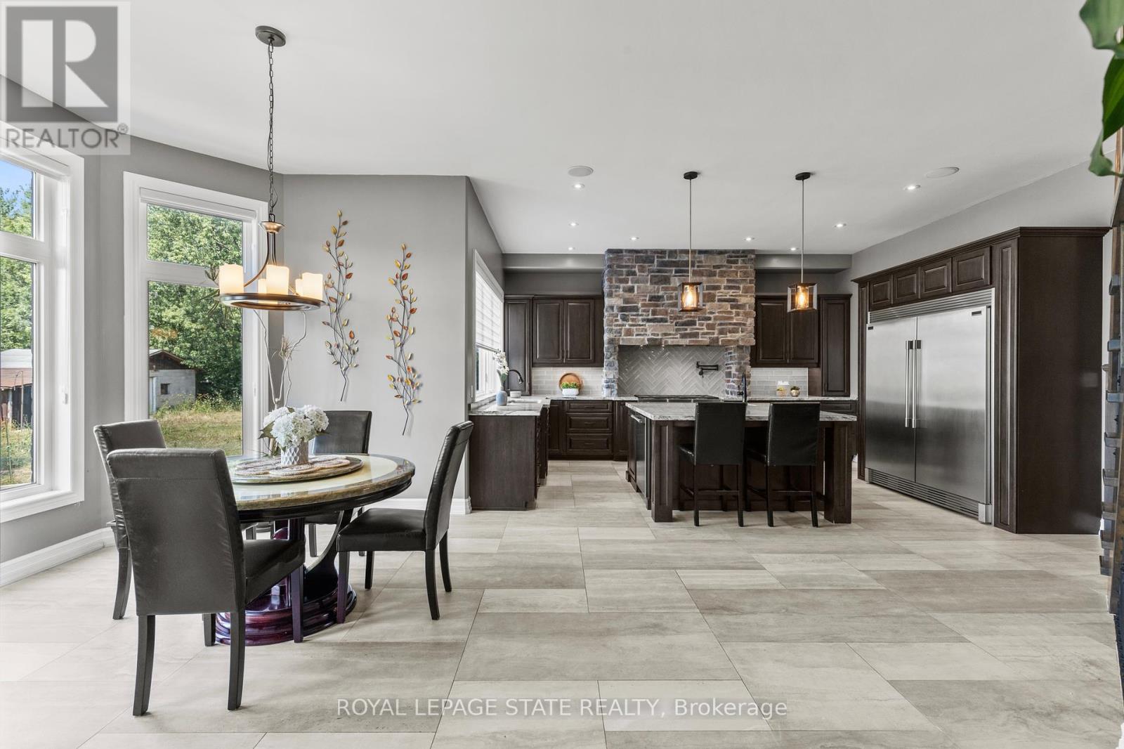 Photo 32 of 43 Third Road E, Hamilton ON