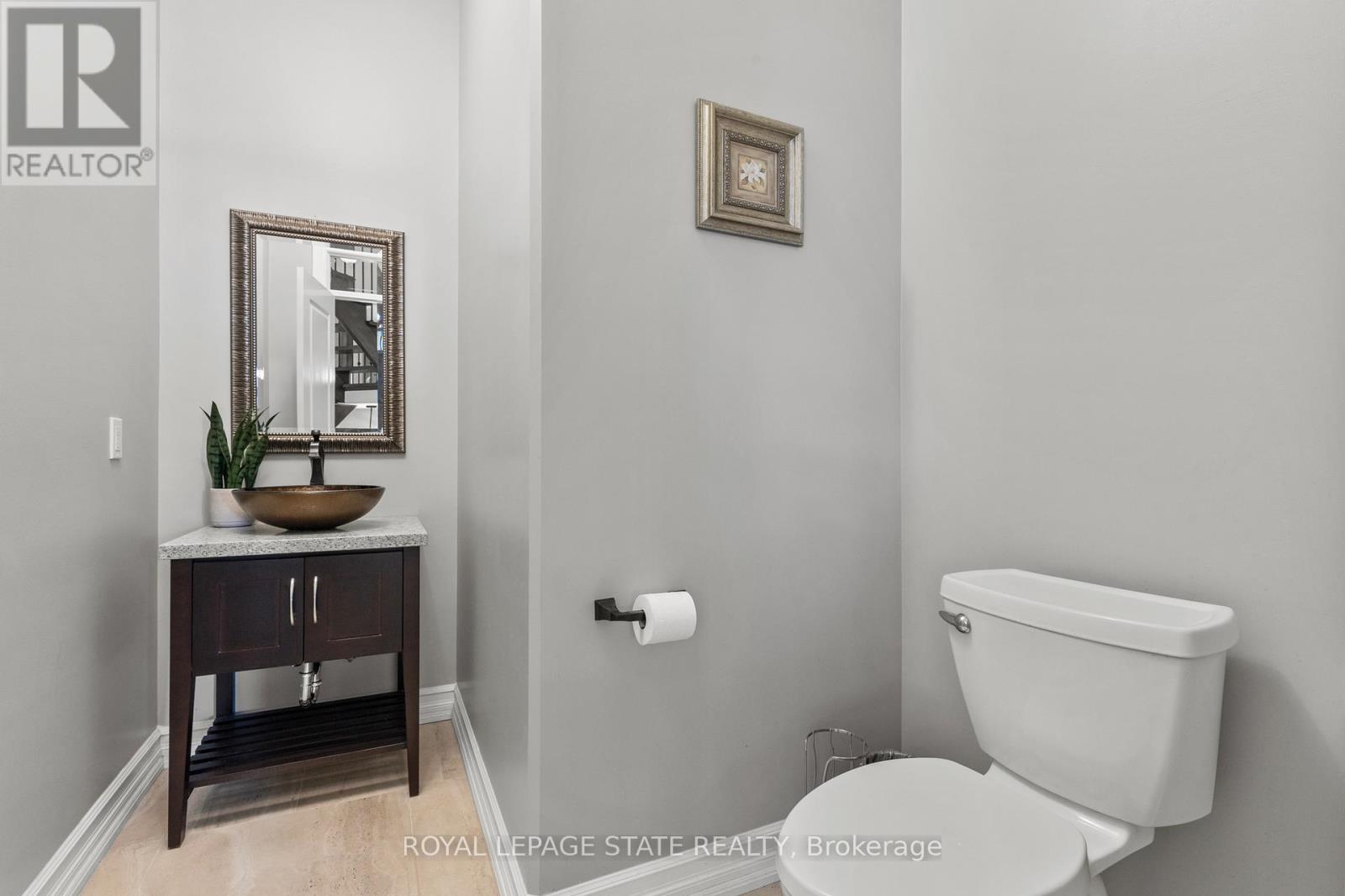 Photo 44 of 43 Third Road E, Hamilton ON