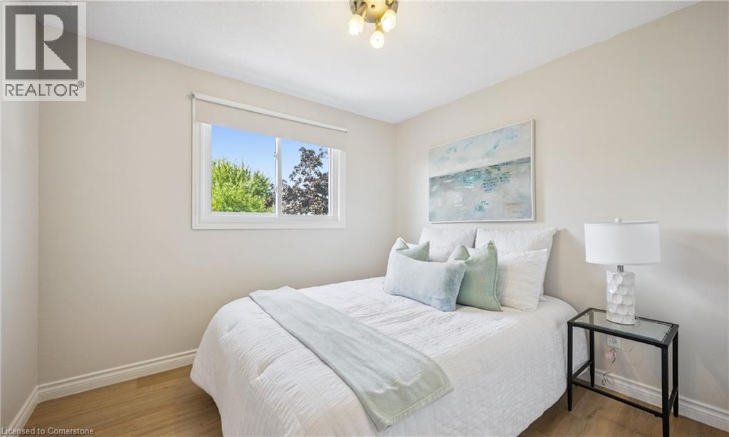 Photo 35 of 136 St Jerome Crescent, Kitchener ON