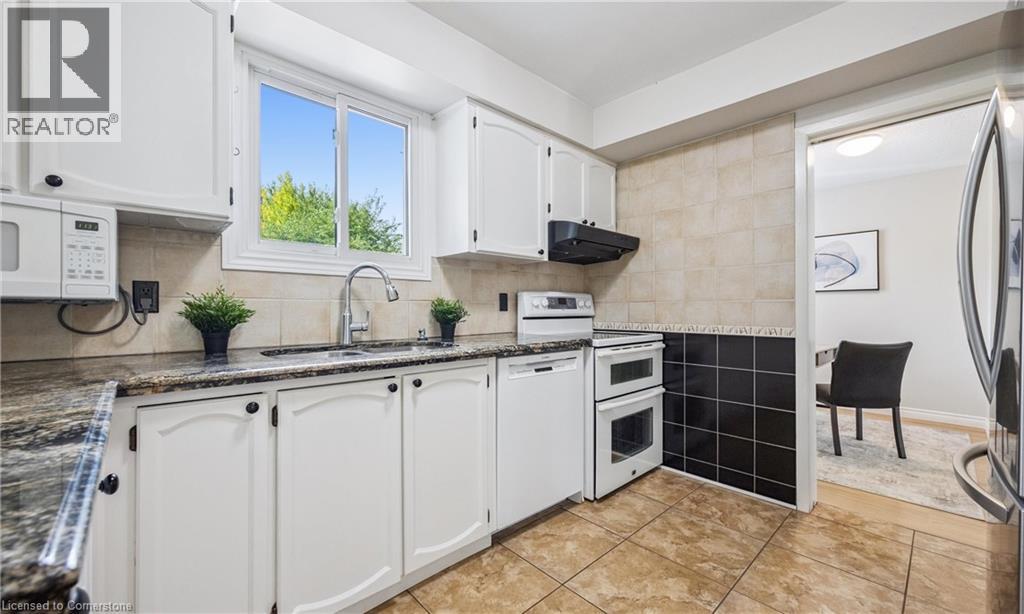Photo 3 of 136 St Jerome Crescent, Kitchener ON