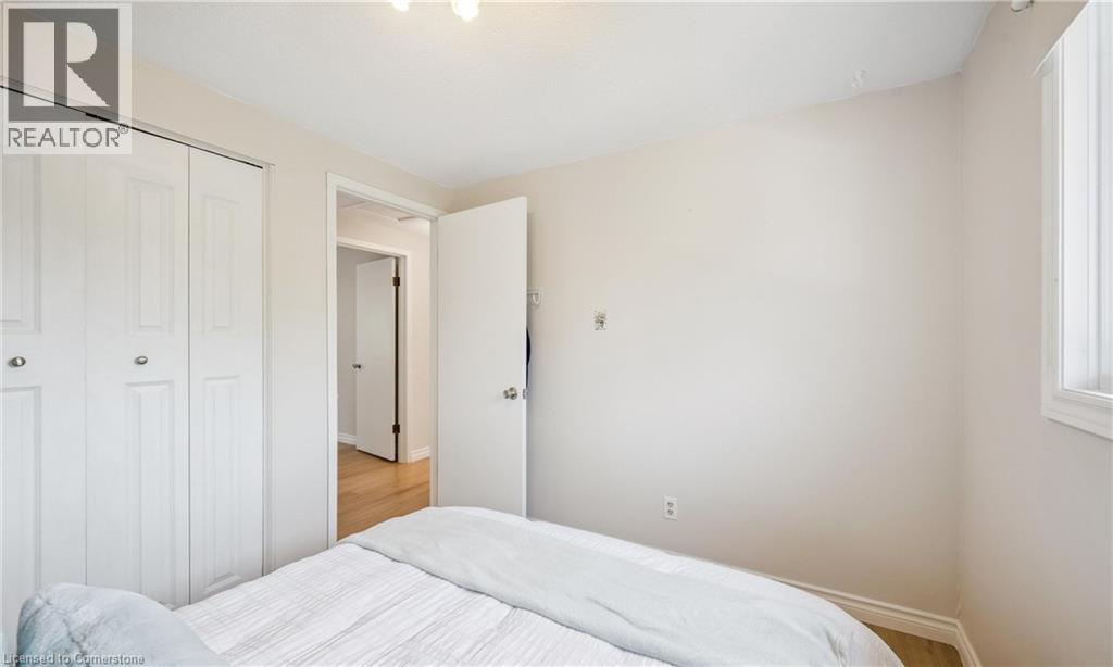 Photo 38 of 136 St Jerome Crescent, Kitchener ON