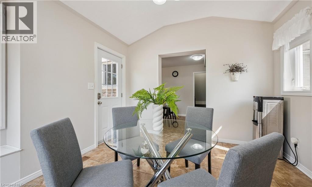 Photo 19 of 136 St Jerome Crescent, Kitchener ON