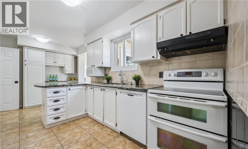Photo 30 of 136 St Jerome Crescent, Kitchener ON