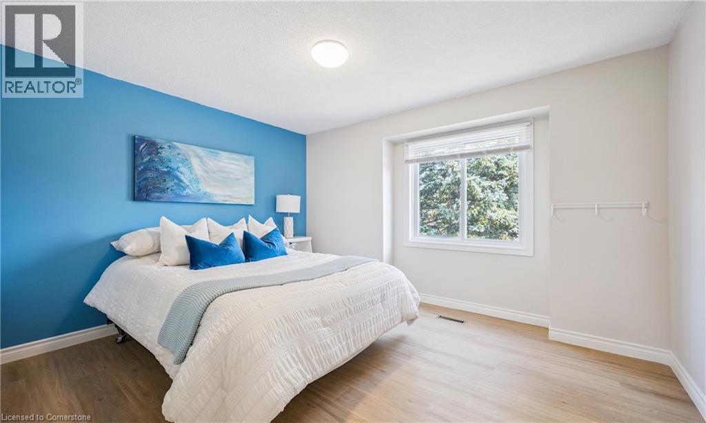 Photo 14 of 136 St Jerome Crescent, Kitchener ON
