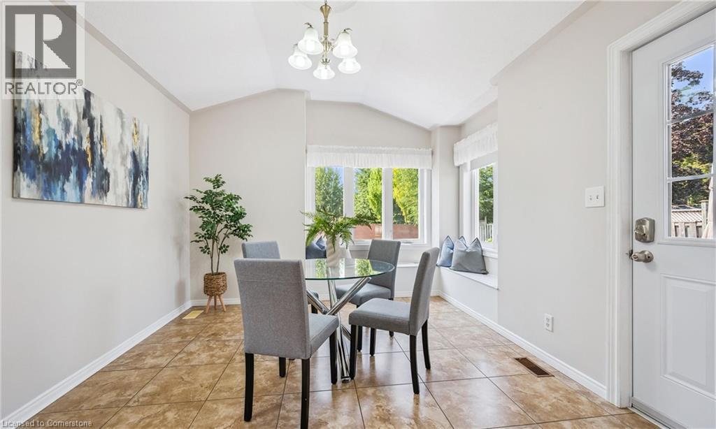 Photo 18 of 136 St Jerome Crescent, Kitchener ON
