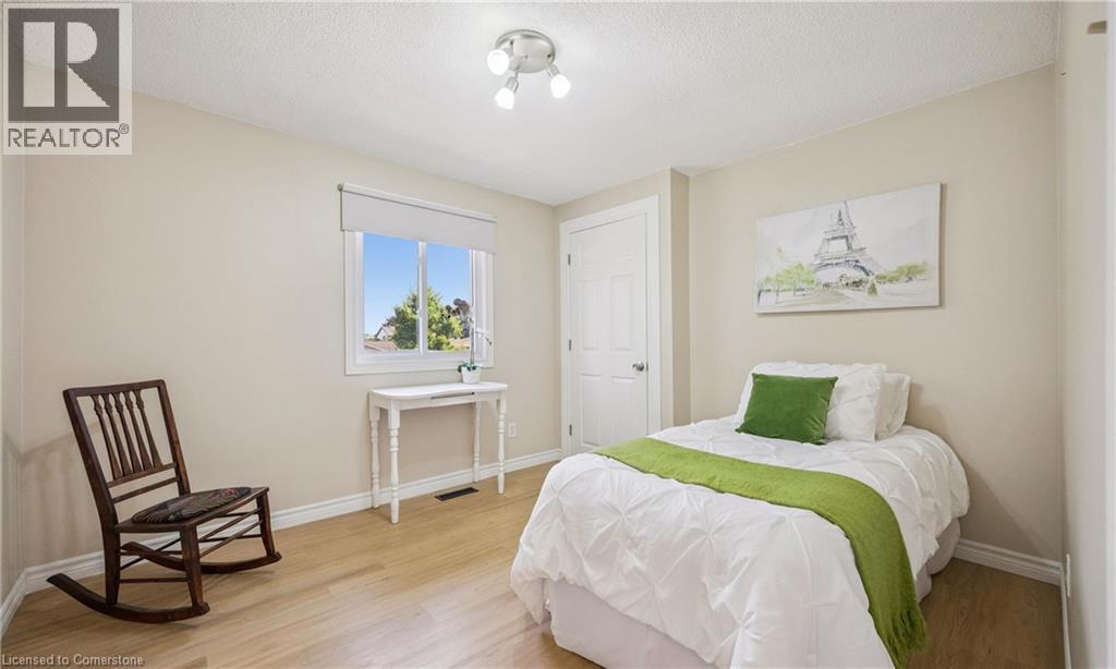 Photo 21 of 136 St Jerome Crescent, Kitchener ON