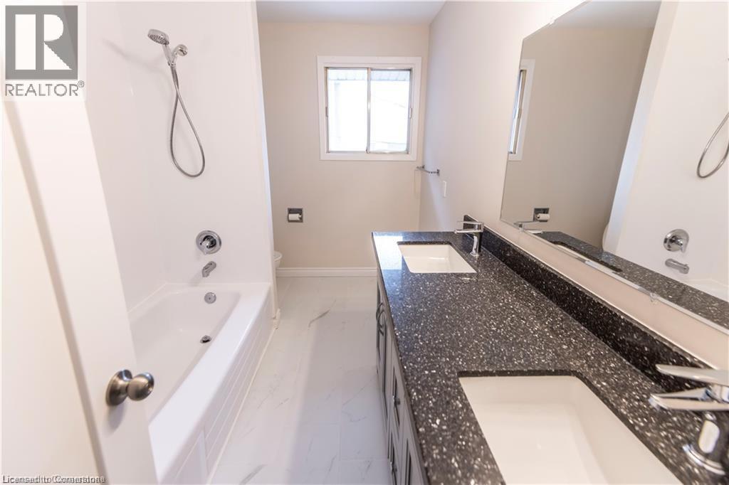 Photo 8 of 53 Obermeyer Drive Unit 1, Kitchener ON