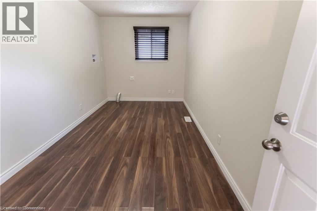 Photo 1 of 53 Obermeyer Drive Unit 1, Kitchener ON