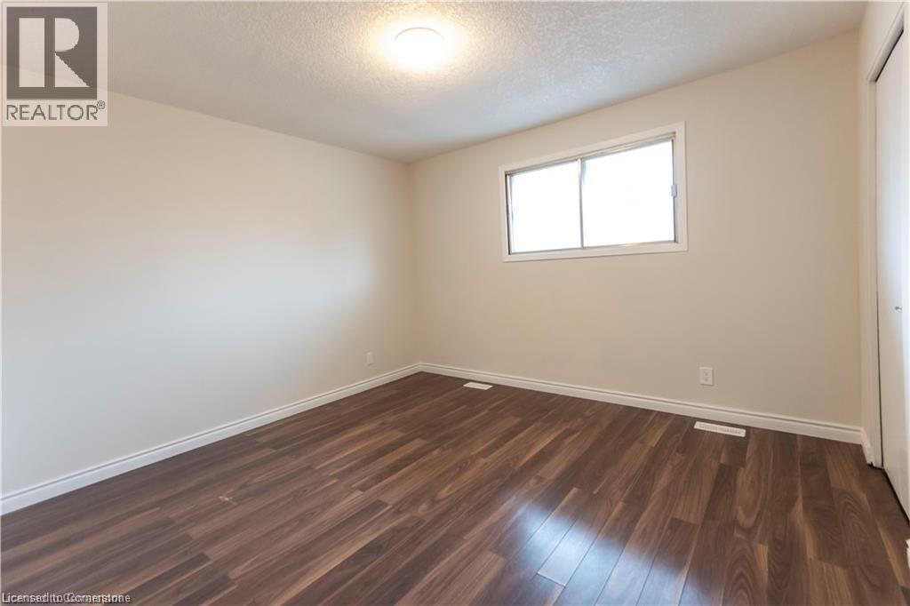Photo 10 of 53 Obermeyer Drive Unit 1, Kitchener ON