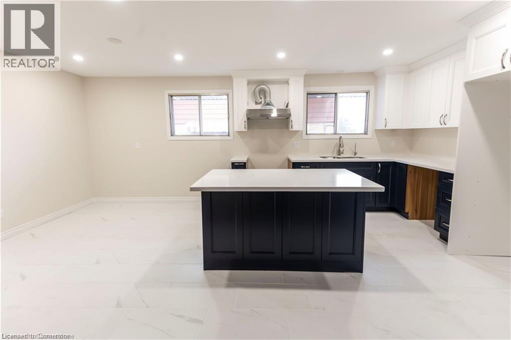 Photo 7 of 53 Obermeyer Drive Unit 1, Kitchener ON