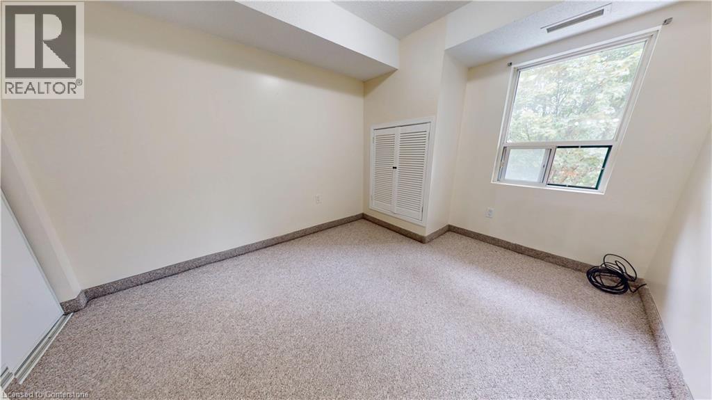 Photo 10 of 15 Hofstetter Avenue Unit 403, Kitchener ON