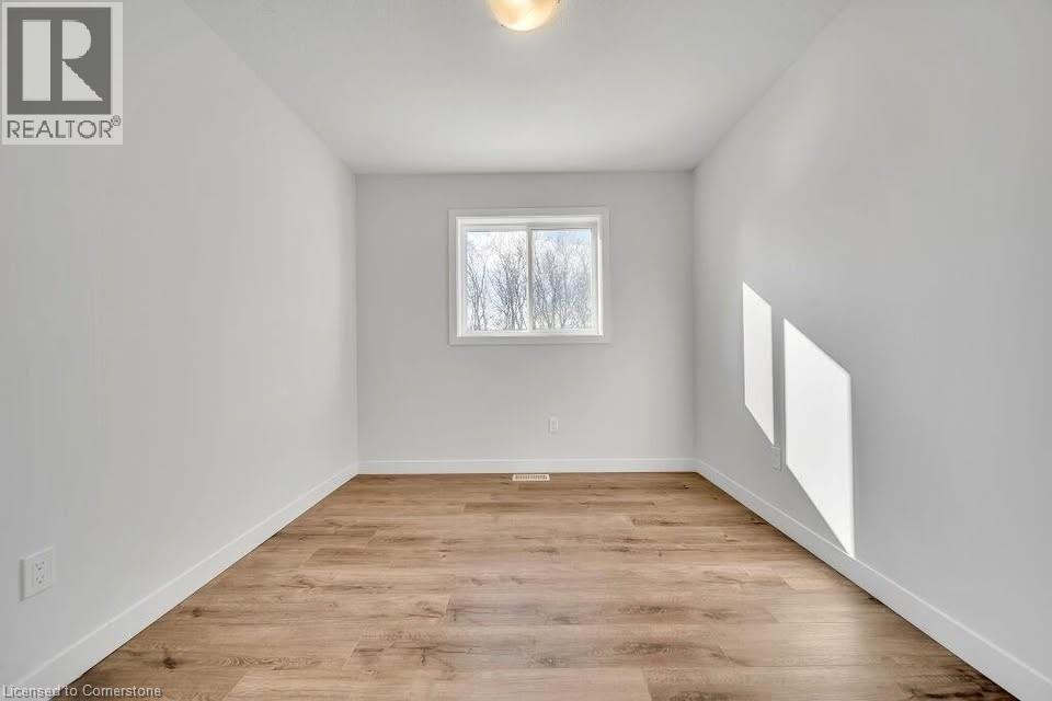 Photo 16 of 490 Lampman Place, Woodstock ON
