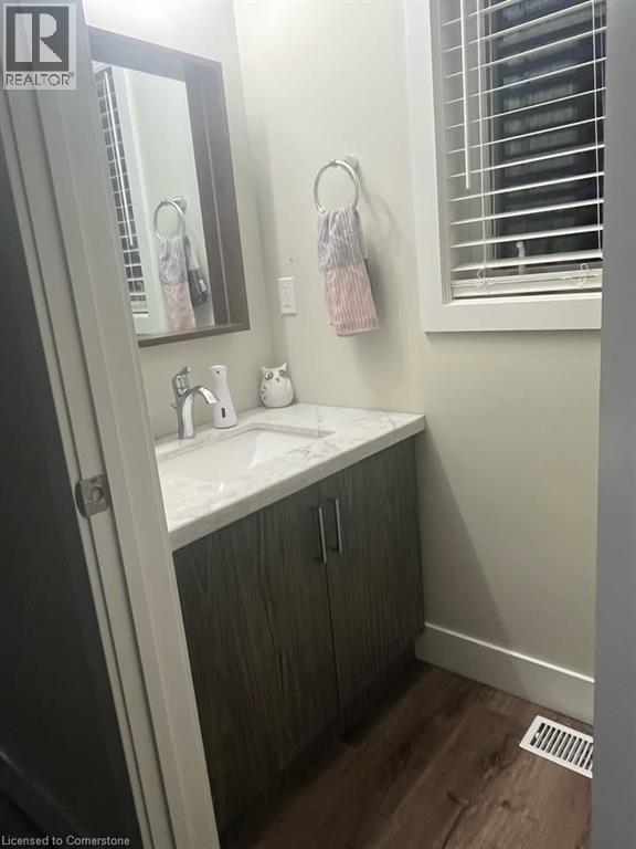 Photo 19 of 490 Lampman Place, Woodstock ON