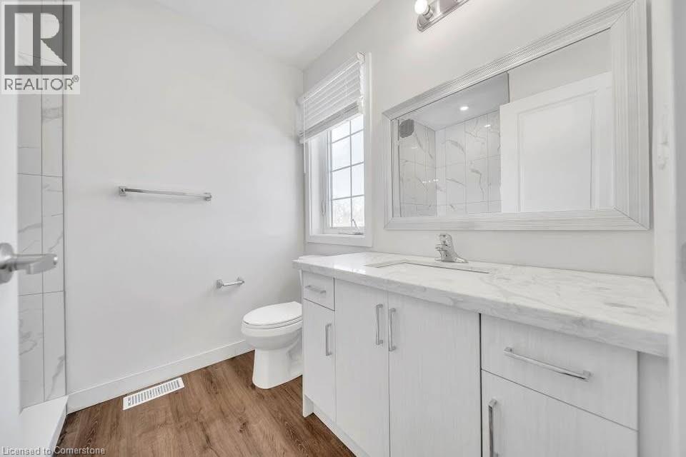 Photo 15 of 490 Lampman Place, Woodstock ON
