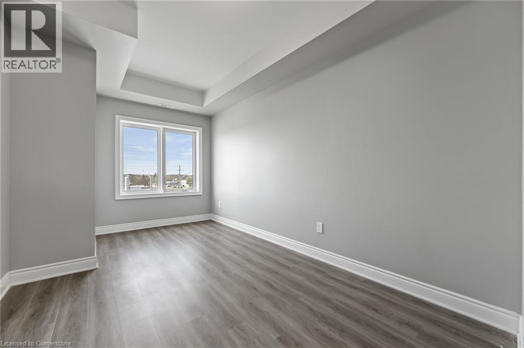 Photo 8 of 721 Franklin Boulevard Unit 302, Cambridge ON