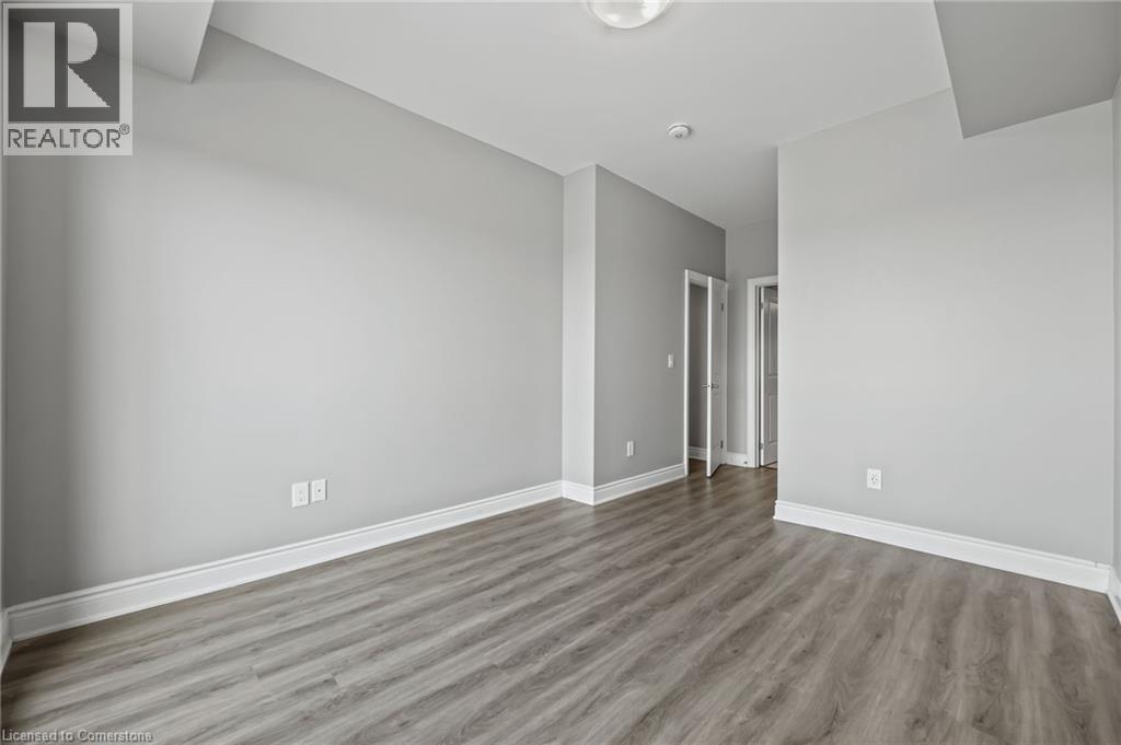 Photo 18 of 721 Franklin Boulevard Unit 302, Cambridge ON