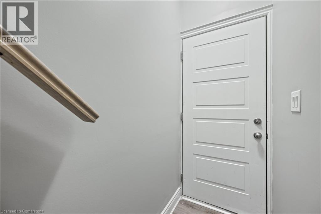 Photo 14 of 721 Franklin Boulevard Unit 302, Cambridge ON
