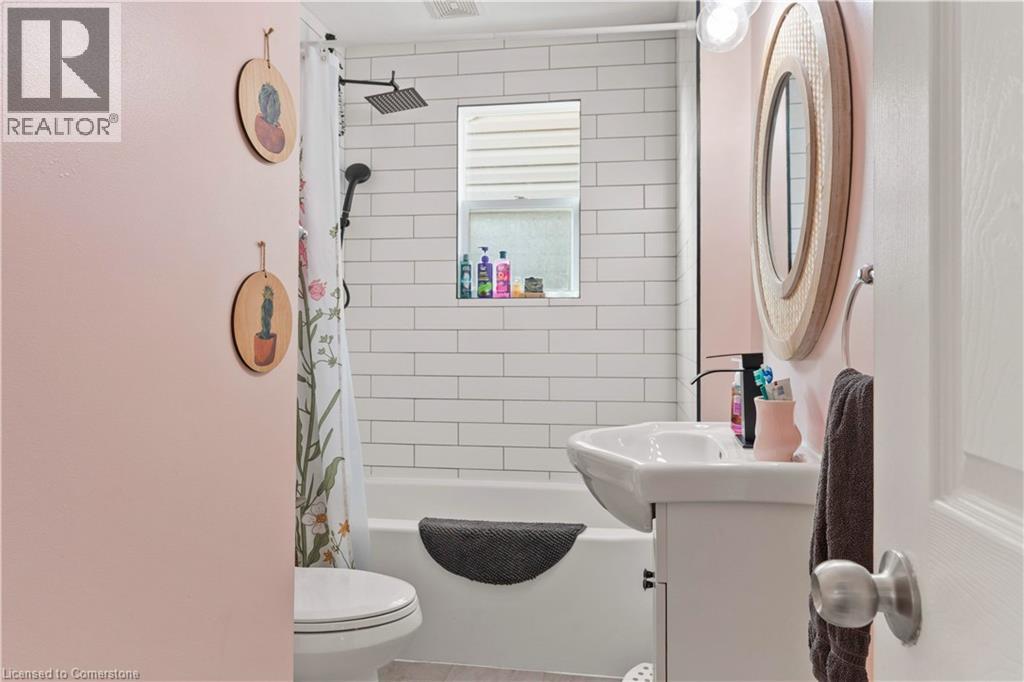 Photo 13 of 1550 St Luke Road, Windsor ON