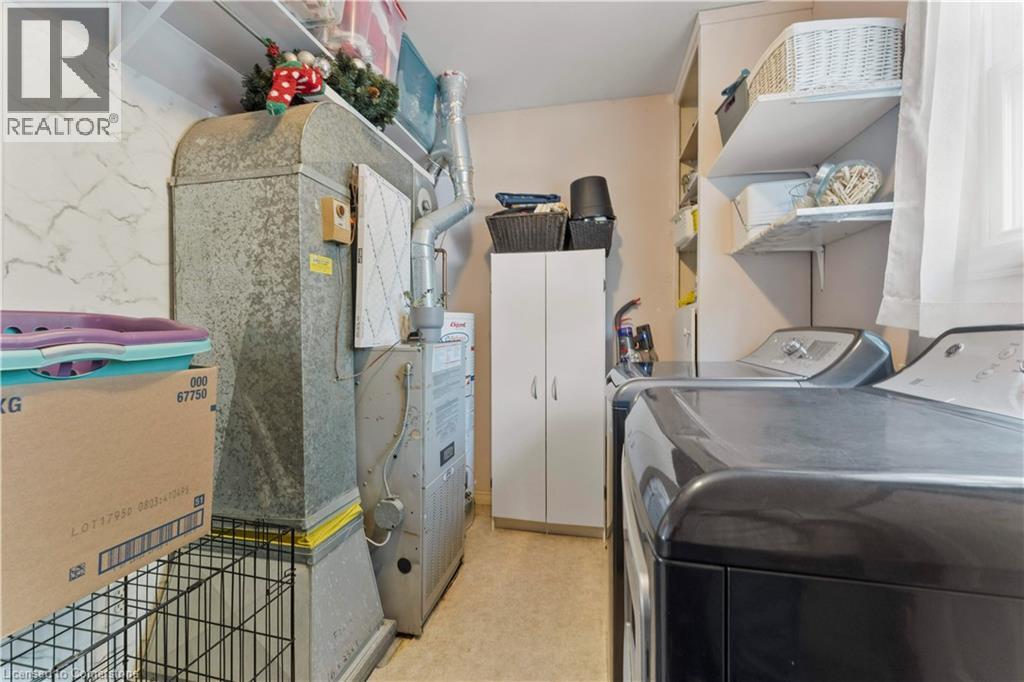 Photo 3 of 1550 St Luke Road, Windsor ON