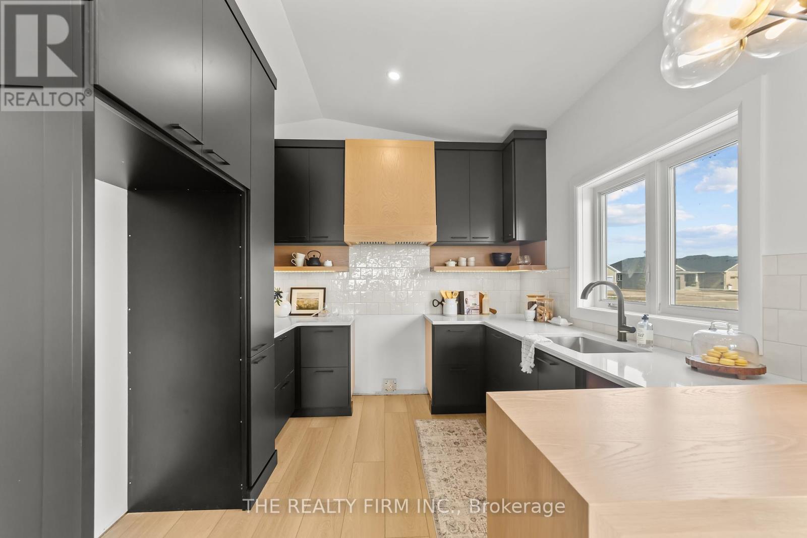 Photo 36 of 173 Renaissance Drive Nw, St Thomas ON