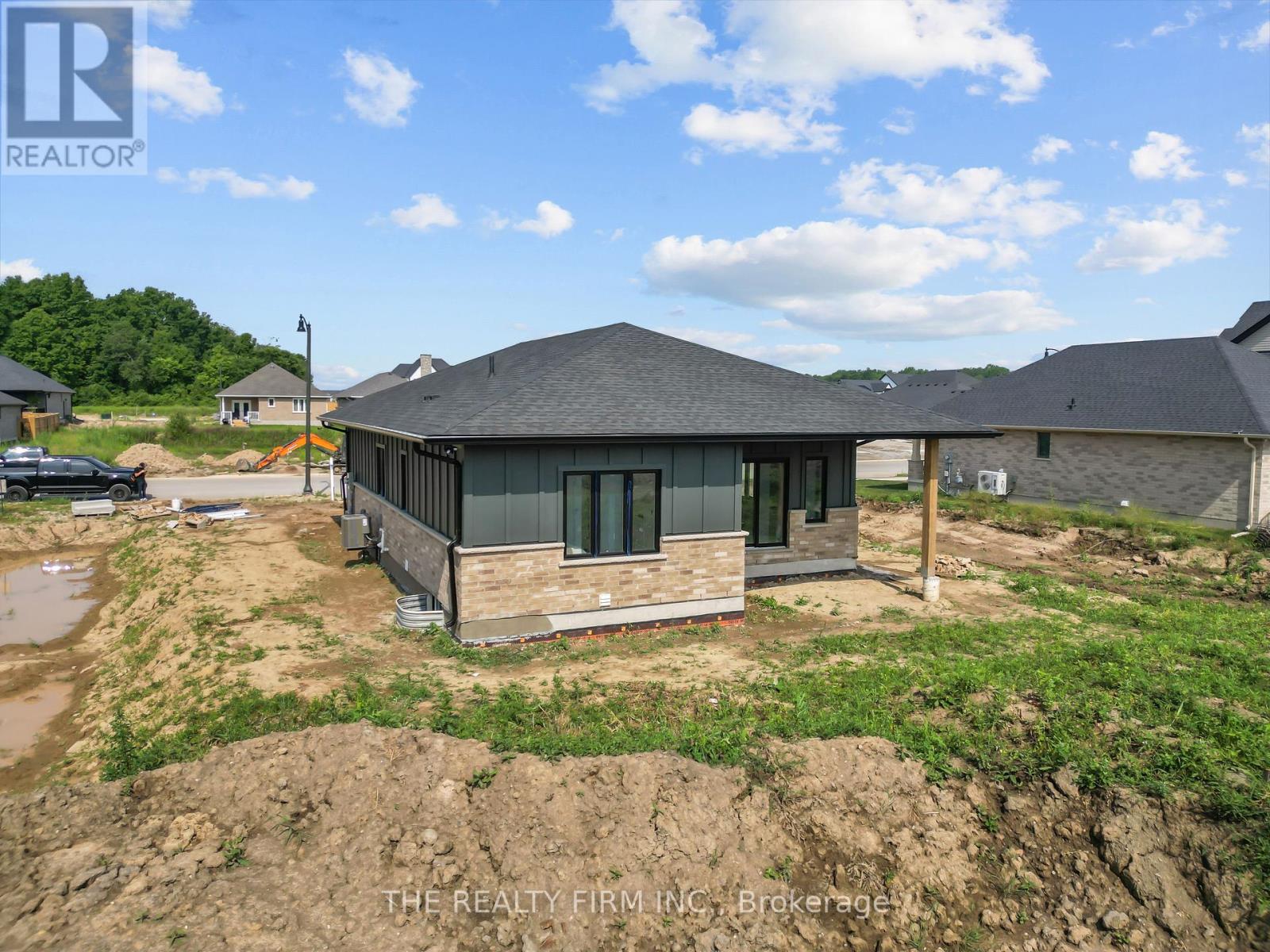 Photo 32 of 173 Renaissance Drive Nw, St Thomas ON