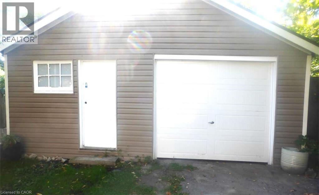 Photo 2 of 577 King Street, Welland ON