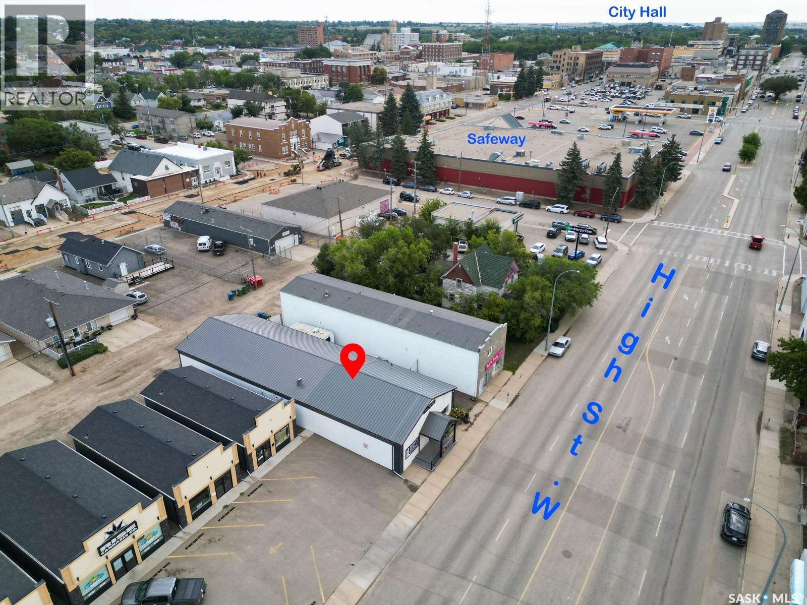 Photo 19 of 240 High Street W, Moose Jaw SK
