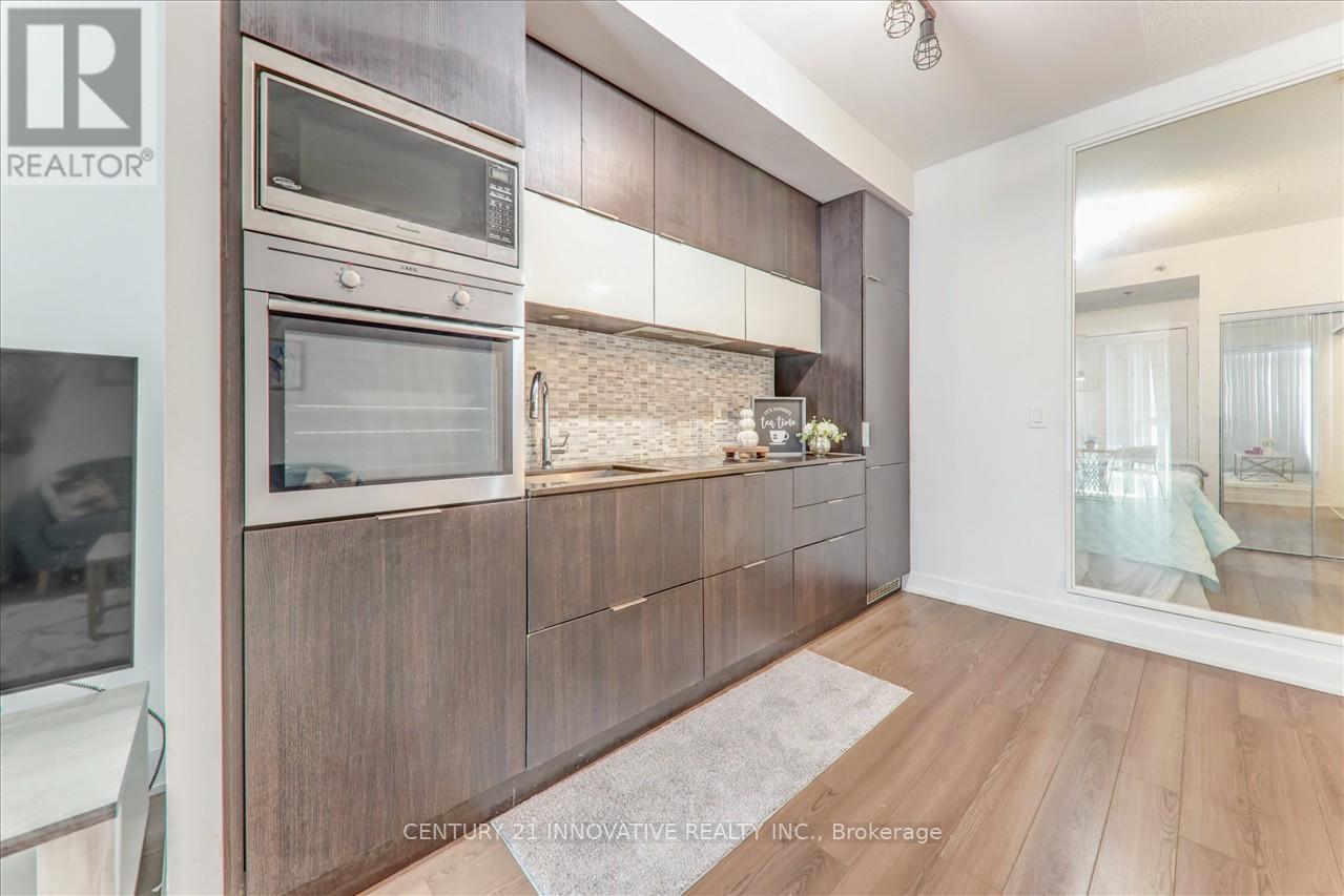 Photo 8 of 1711 318 Richmond Street W, Toronto ON