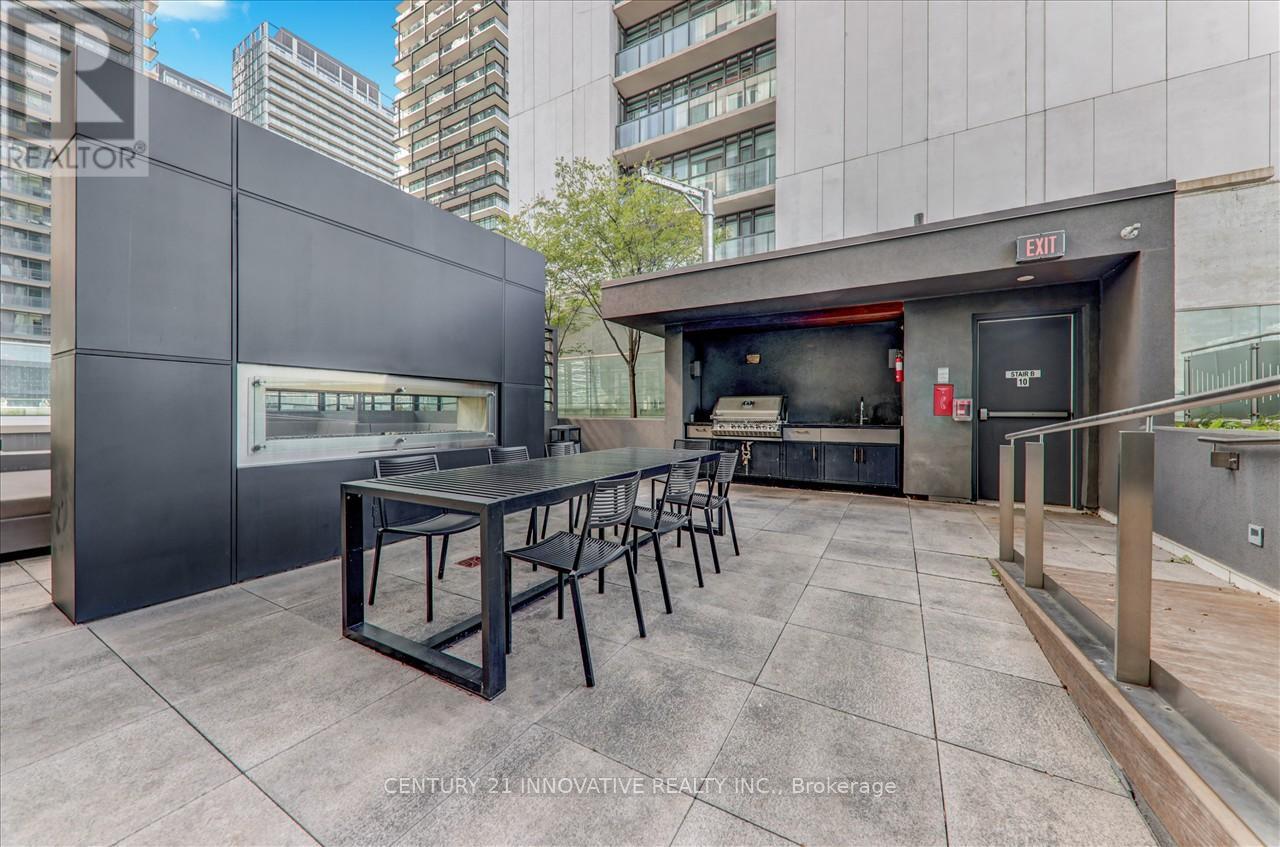Photo 7 of 1711 318 Richmond Street W, Toronto ON