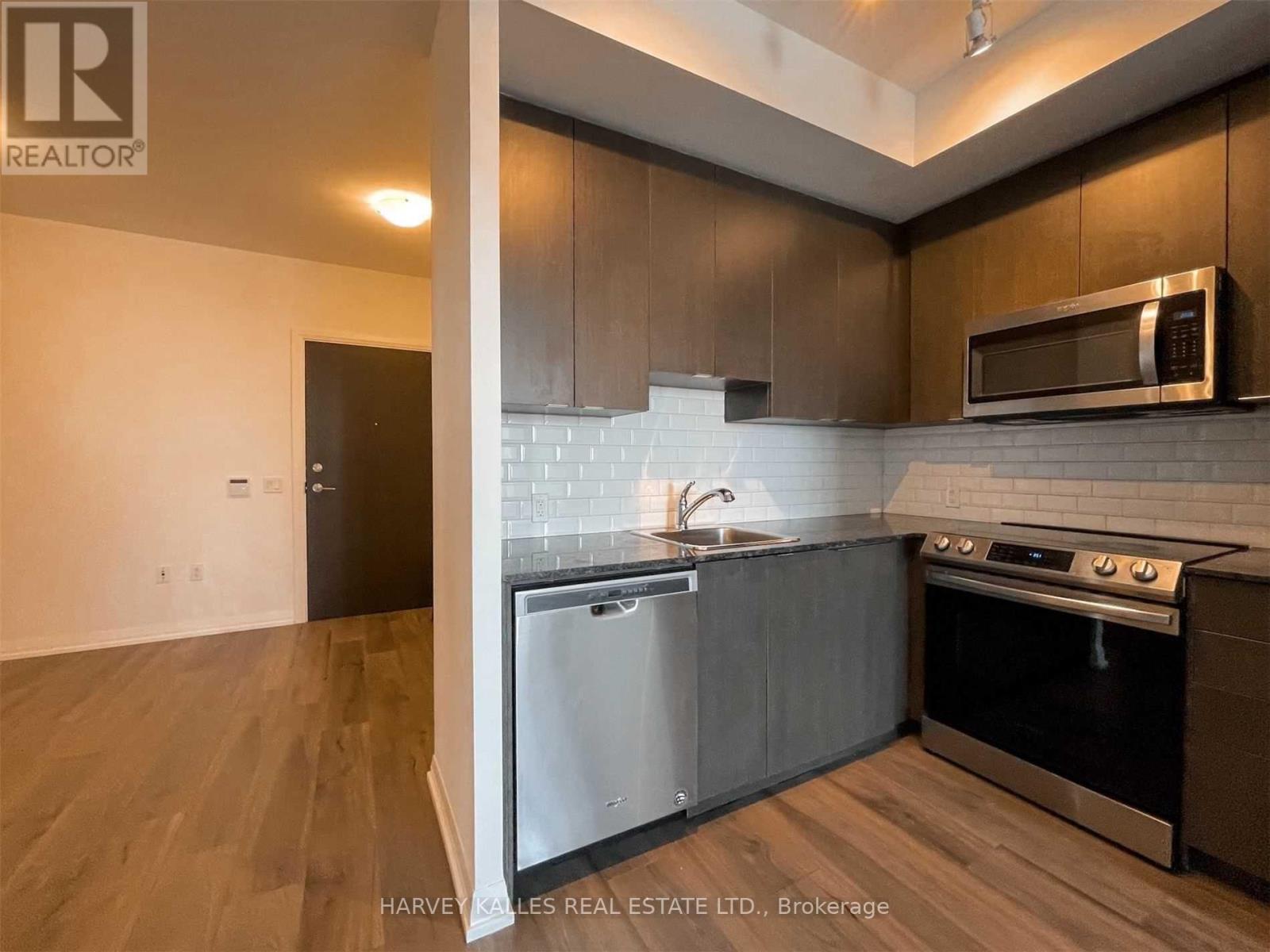 Photo 4 of 1559 60 Ann Oreilly Road, Toronto ON