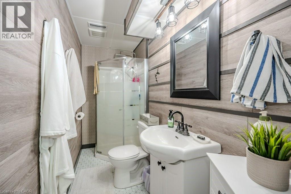 Photo 40 of 39 Bannockburn Road, Kitchener ON