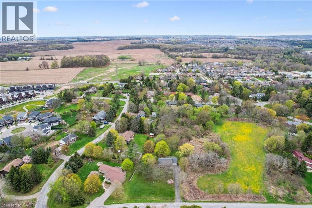 Photo 24 of 39 Bannockburn Road, Kitchener ON