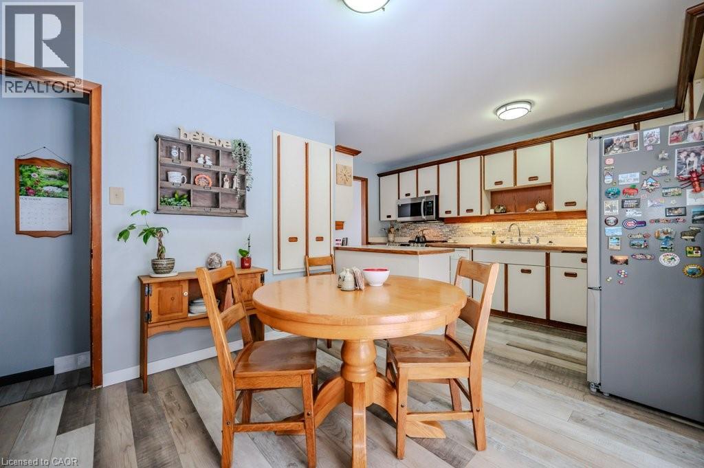 Photo 4 of 39 Bannockburn Road, Kitchener ON