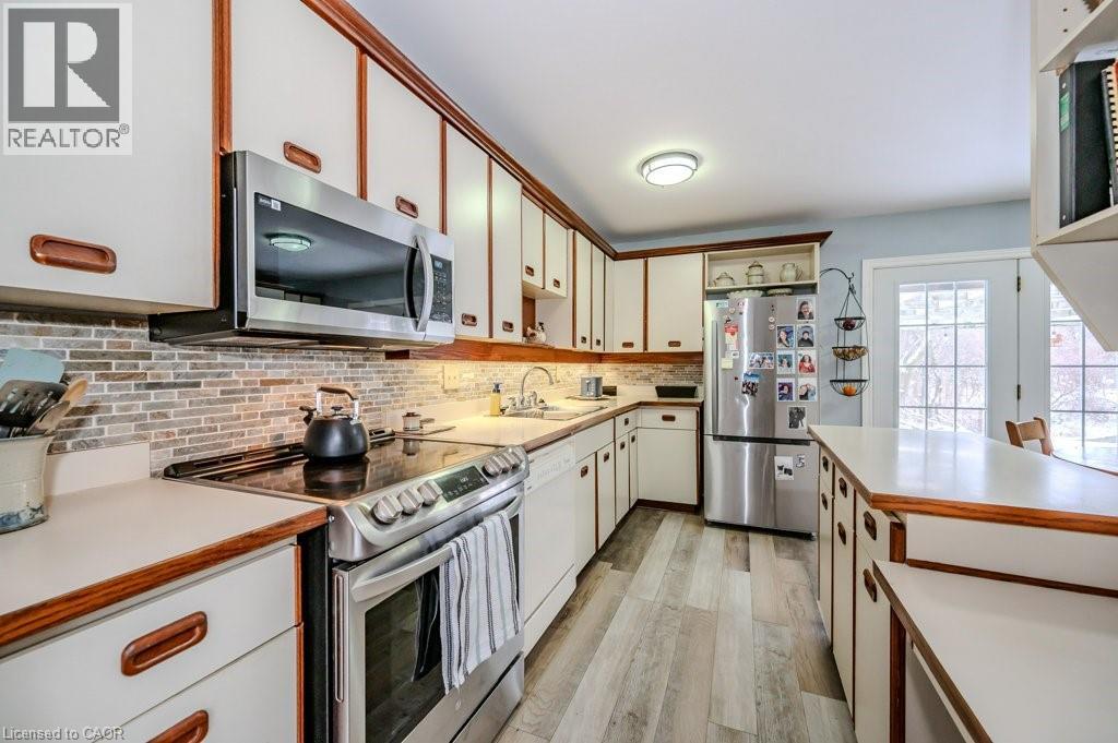 Photo 33 of 39 Bannockburn Road, Kitchener ON