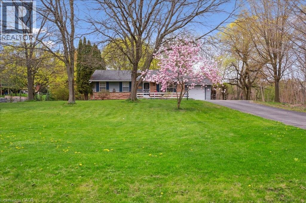 Photo 12 of 39 Bannockburn Road, Kitchener ON