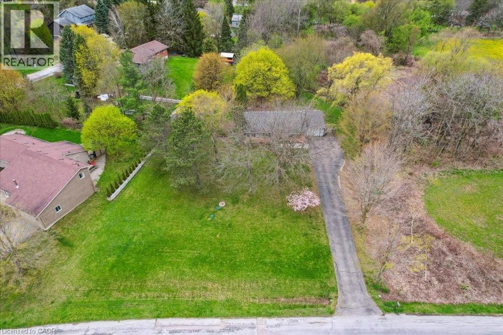Photo 3 of 39 Bannockburn Road, Kitchener ON