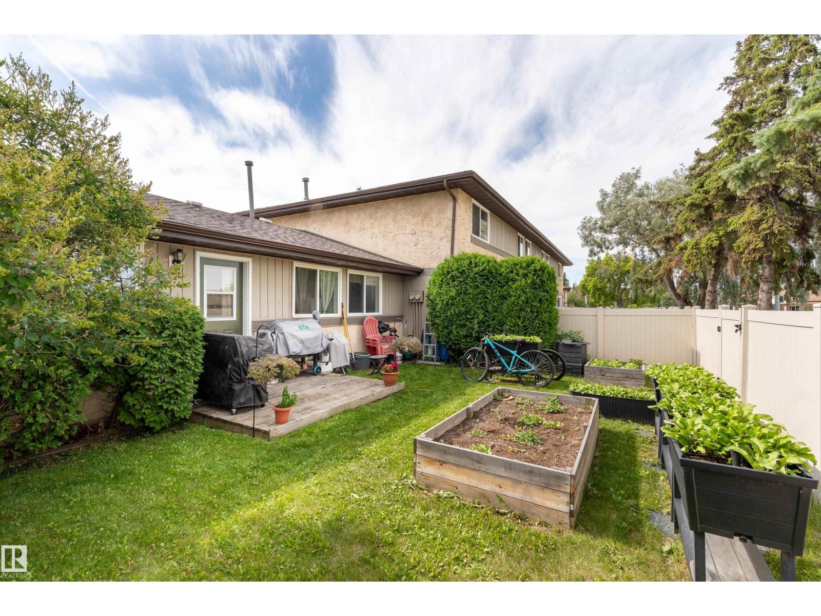 Photo 10 of 118 8930 99 Av, Fort Saskatchewan AB