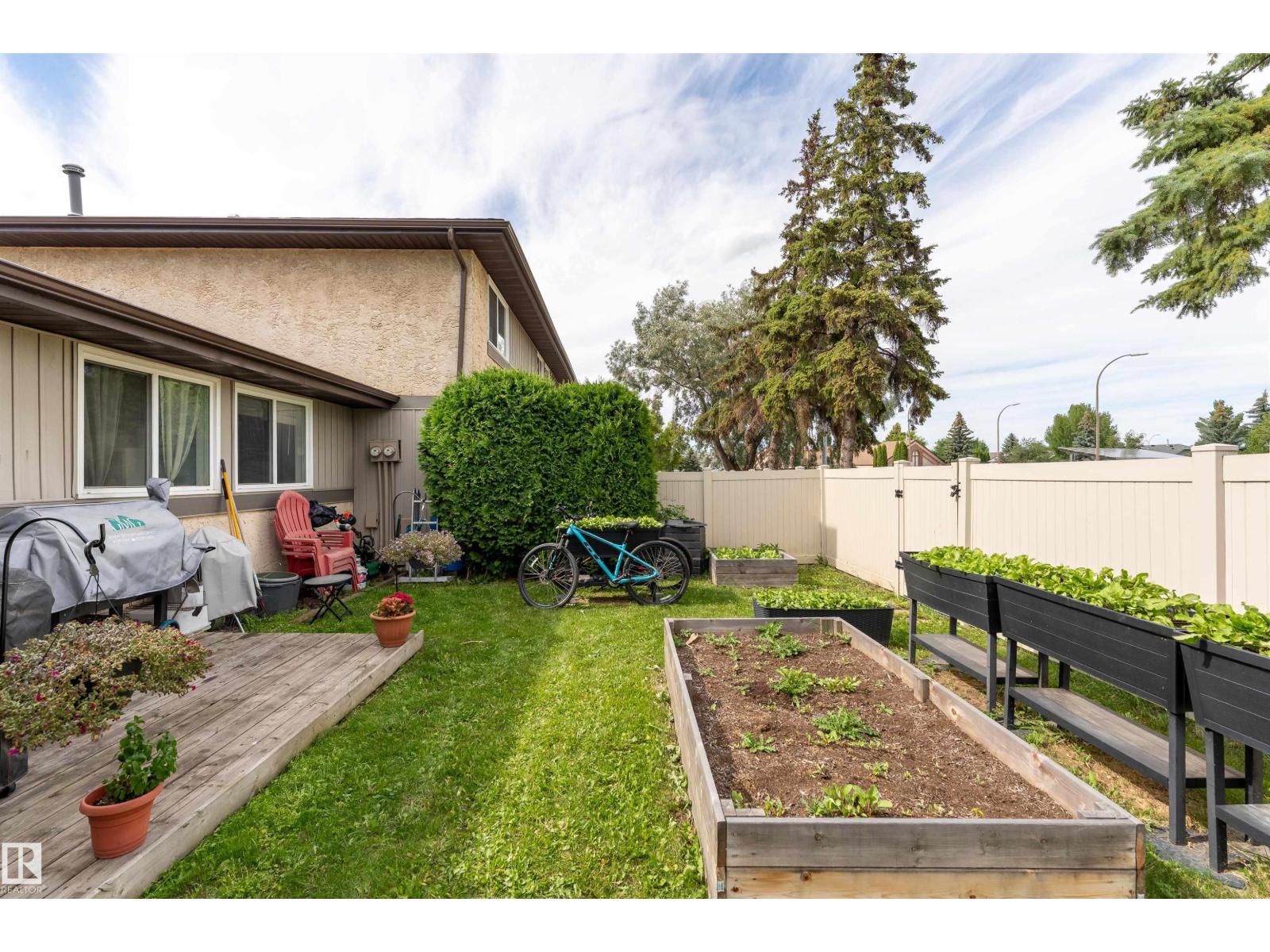 Photo 1 of 118 8930 99 Av, Fort Saskatchewan AB