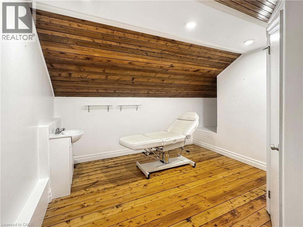 Photo 16 of 423 King Street E Unit 1, Cambridge ON