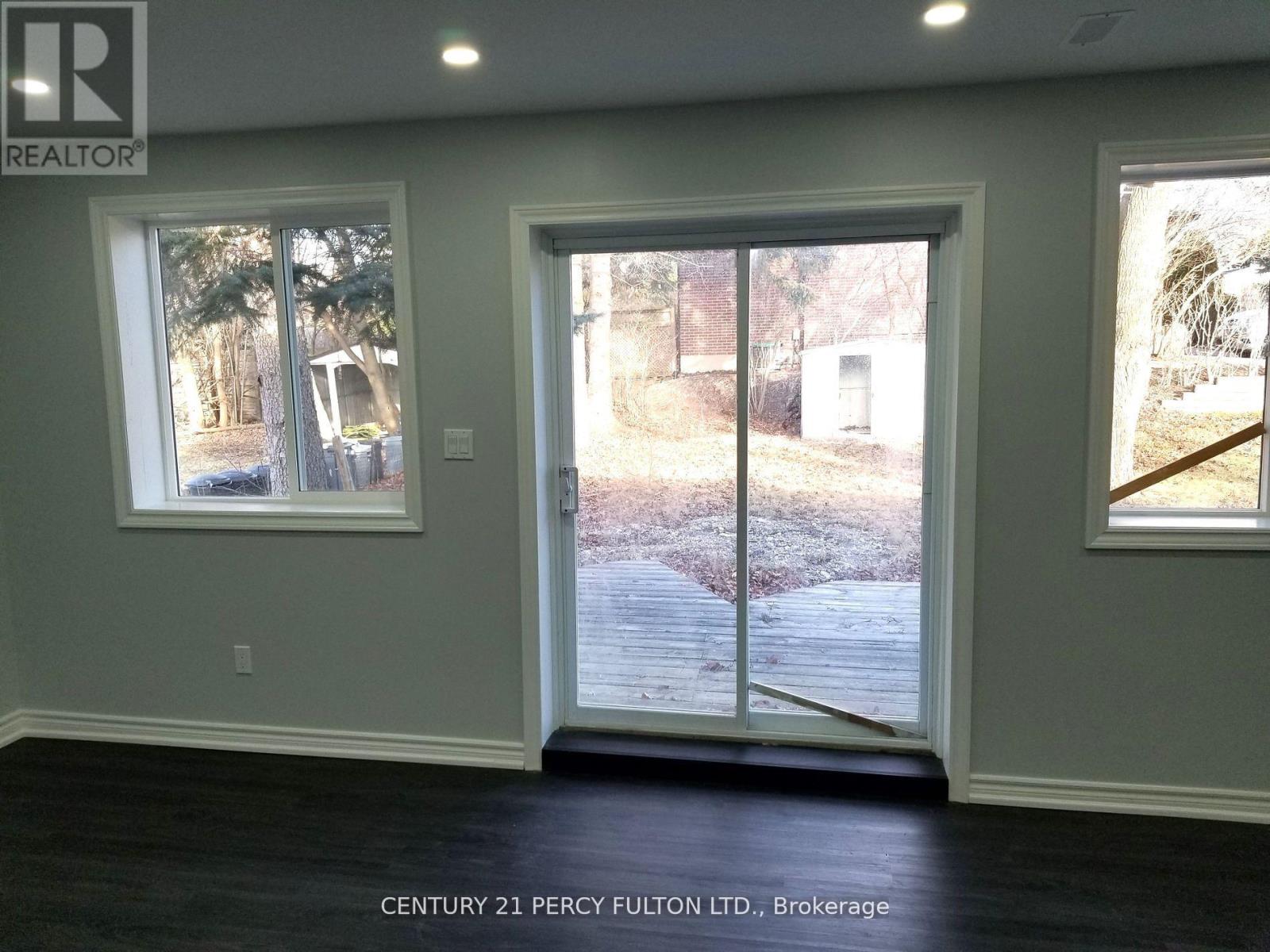 Photo 15 of Mainflr 401 Anderson Street, Whitby ON