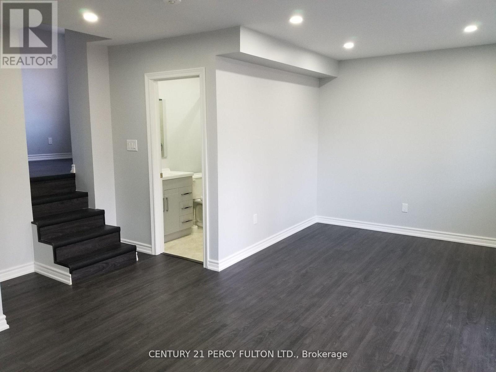 Photo 17 of Mainflr 401 Anderson Street, Whitby ON